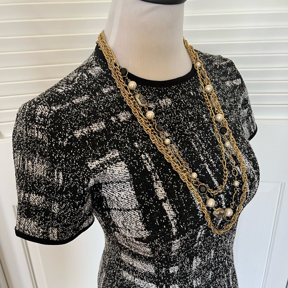 Designer DKNY size 00 stretch material fits size 2P